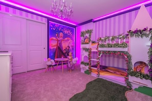 House (Multiple Bedrooms) | 10 bedrooms, individually decorated, bed sheets - Epic Family Escape at Windsor Island Resort (Davenport)