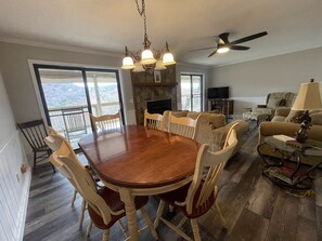 Dining - Glory View at Saddleback - Dog Friendly! (Dillard)