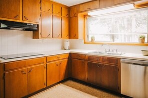 Frigorífic, microones, forn i placa de cuina 