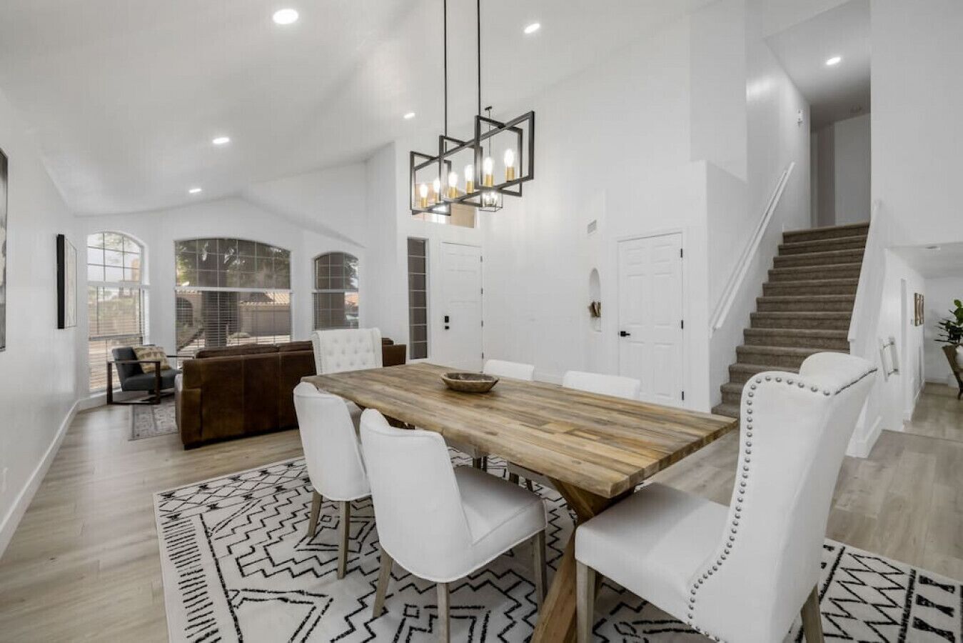 Beautiful Home with Pool Table