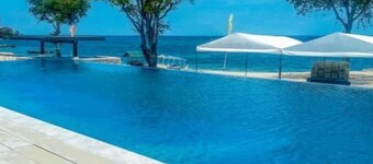 Beachfront 1 Min walk San Juan Laiya Batangas

