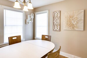 Dining - Charming Tullahoma Stay w/ Great Walkable Location (Tullahoma)