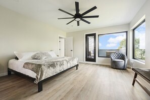 5 bedrooms, desk, iron/ironing board, WiFi - Skyline Haven:5BR/3.5BA + Garage Parking + Rooftop (Pittsburgh)