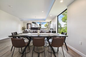 Interior - Skyline Haven:5BR/3.5BA + Garage Parking + Rooftop (Pittsburgh)