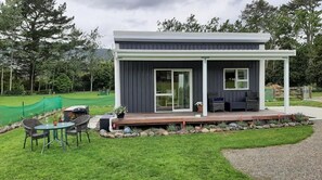 Outdoor dining - Waiora cottage (Hautere)