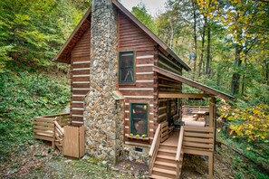 Exterior - Casa Haven - Romantic forest cabin with hot tub and creek! (Boone)