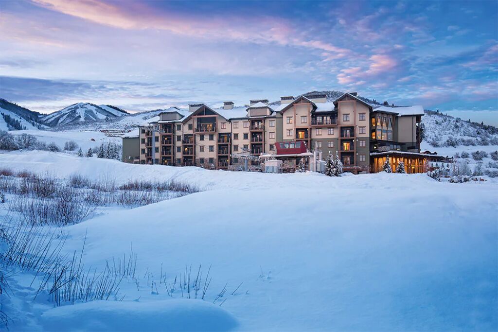 2 Bedroom Deluxe Condo, Sleeps 8, Kitchen, Skiing, Wyndham Park City Resort!!