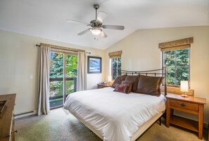 3 bedrooms, desk, free WiFi, bed sheets