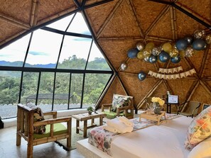 Couples dining - Ecofuratena Glamping (Utica)