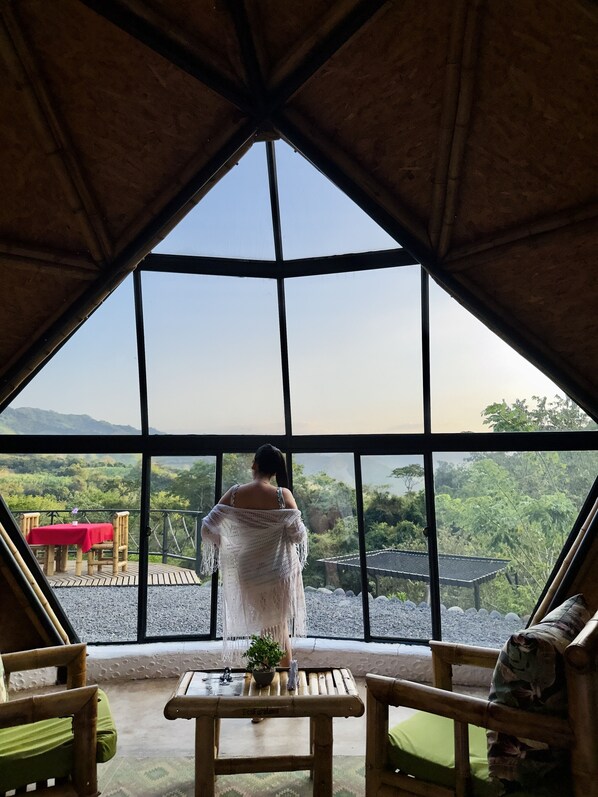 Couples dining - Ecofuratena Glamping (Utica)