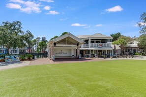 Exterior - Studio w/ Balcony! Walk to Resort Pool & Baytowne Wharf at The Grand Sandestin (Miramar Beach)