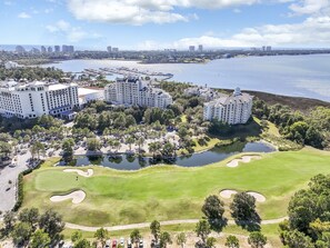 Golf - Studio w/ Balcony! Walk to Resort Pool & Baytowne Wharf at The Grand Sandestin (Miramar Beach)