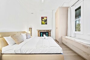 4 chambres, fer et planche à repasser, Wi-Fi, draps fournis