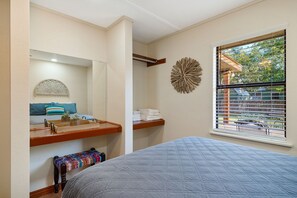 4 bedrooms, WiFi, bed sheets - Solar Eclipse•Rusty Cactus•Lawn Games•Volleyball•FreeFrioAccess@Concan VIP (Concan)