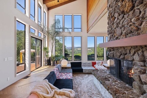 Spectacular & Secluded Wine Country Estate