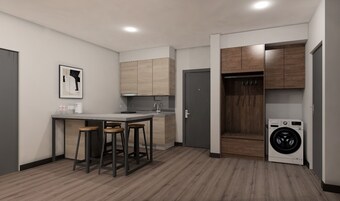 Family Suite | Desk, laptop workspace, blackout drapes, soundproofing