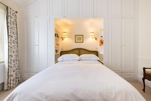 3 quartos, ferros/tábuas de passar roupa, berço de viagem, Wi-Fi