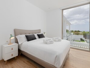 4 makuuhuonetta, silitysrauta/-lauta, internet, vuodevaatteet