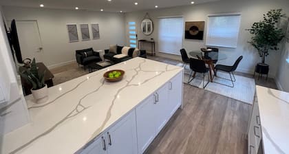 Stylish 2 Bedroom Home in Santa Monica