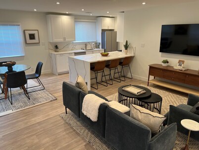 Stylish 2 Bedroom Home in Santa Monica