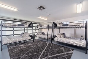 6 habitaciones, internet y ropa de cama 