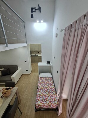 1 sovrum, värdeförvaringsskåp på rummet och strykjärn/strykbräda