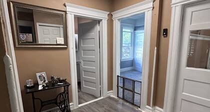 Nurses Dream 20 min 5 major hospitals and 2 blocks to bus to nyc!! Quiet Zzz.