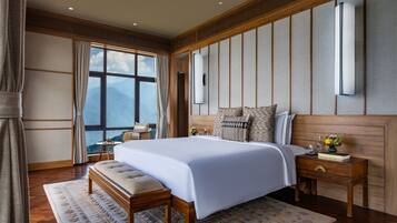 Suite presidencial (Himalayan View) | 1 dormitorio, edredones de plumas, minibar y caja fuerte
