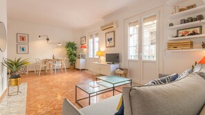 TV - The Corner of San Marcos ⭐⭐⭐⭐ (SEVILLA)