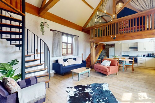 Kiri and Norton Is a joint booking