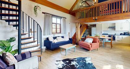 Kiri and Norton Is a joint booking