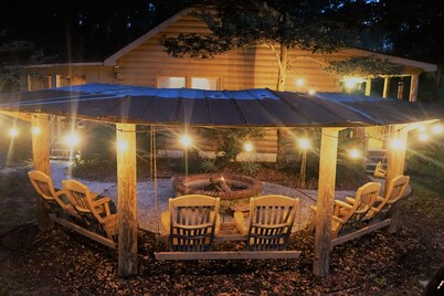 Secluded, peaceful Coastal Log Cabin with hot tub.