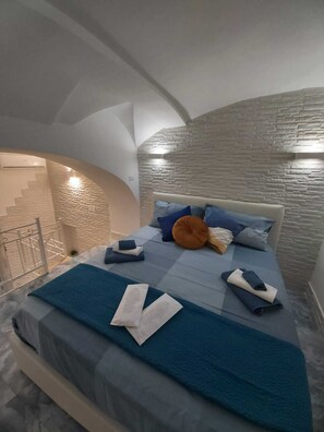 1 bedroom, iron/ironing board, WiFi, bed sheets - NARDONES IN NAPLES CENTER - New/Furnished/Central - LECAMBRIAS LUXURYHOME (Napoli)