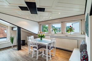 Dining - Holiday Apartment "Andrea" with A/C & Wi-Fi (Bühl)