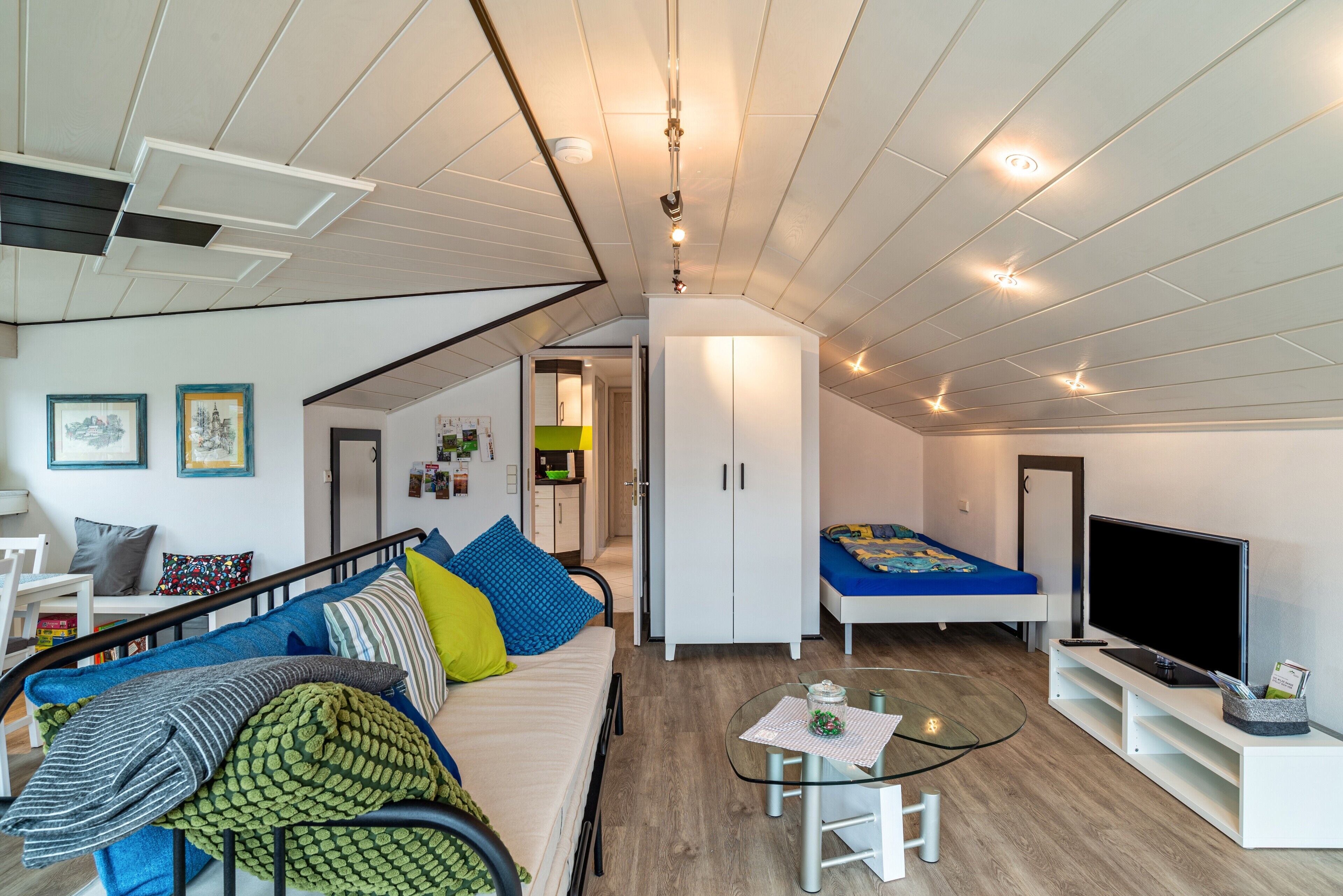 1 室のベッドルーム、WiFi (無料)、ベッドシーツ