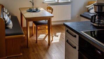 Réfrigérateur, four, plaque de cuisson, lave-vaisselle