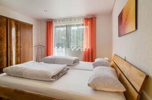 2 chambres, fer et planche à repasser, Wi-Fi gratuit, draps fournis