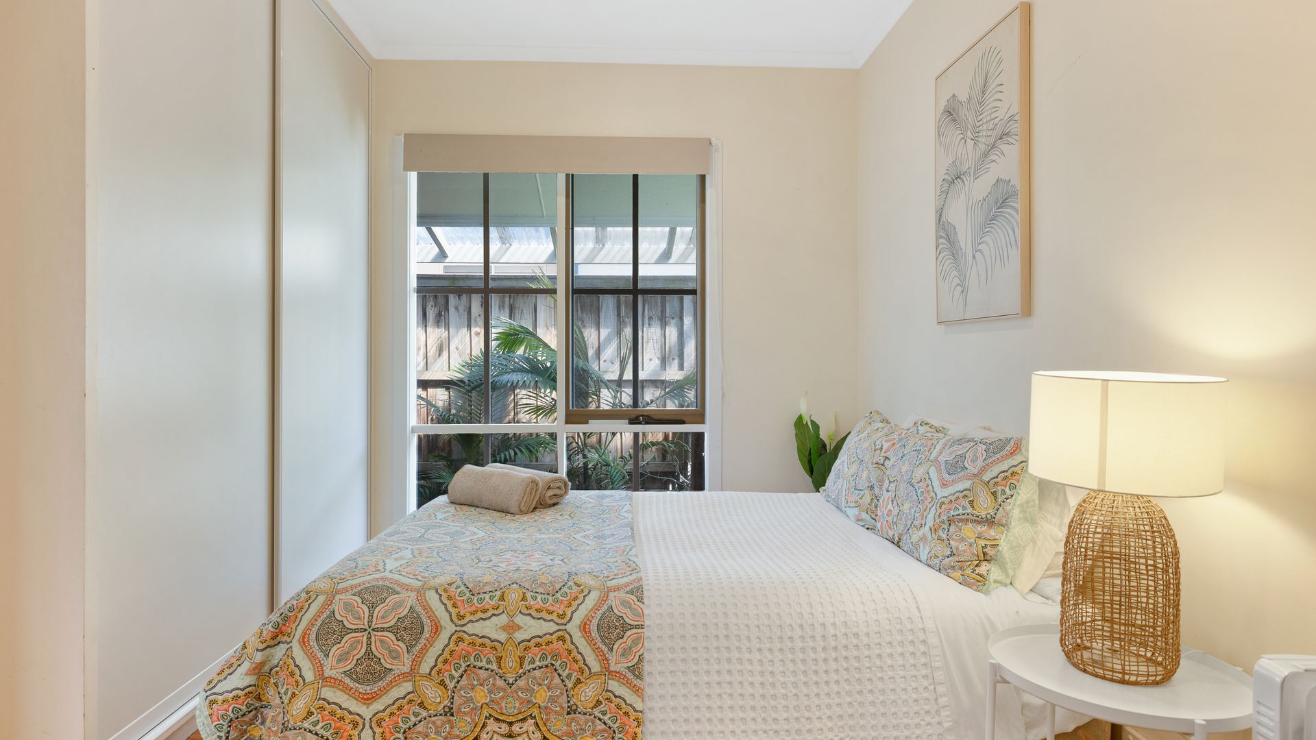 4 bedrooms, iron/ironing board, travel cot, Internet