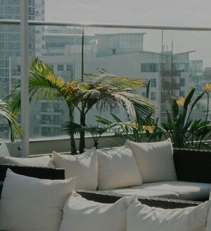 Property grounds - Luxe Navy Yard Jr 1BR w/ EV Charging & Gym, nr Sports, by Blueground (Washington, D.C.)