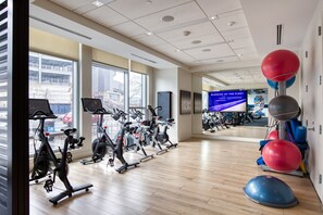 Fitness facility - Luxe Navy Yard Jr 1BR w/ EV Charging & Gym, nr Sports, by Blueground (Washington, D.C.)