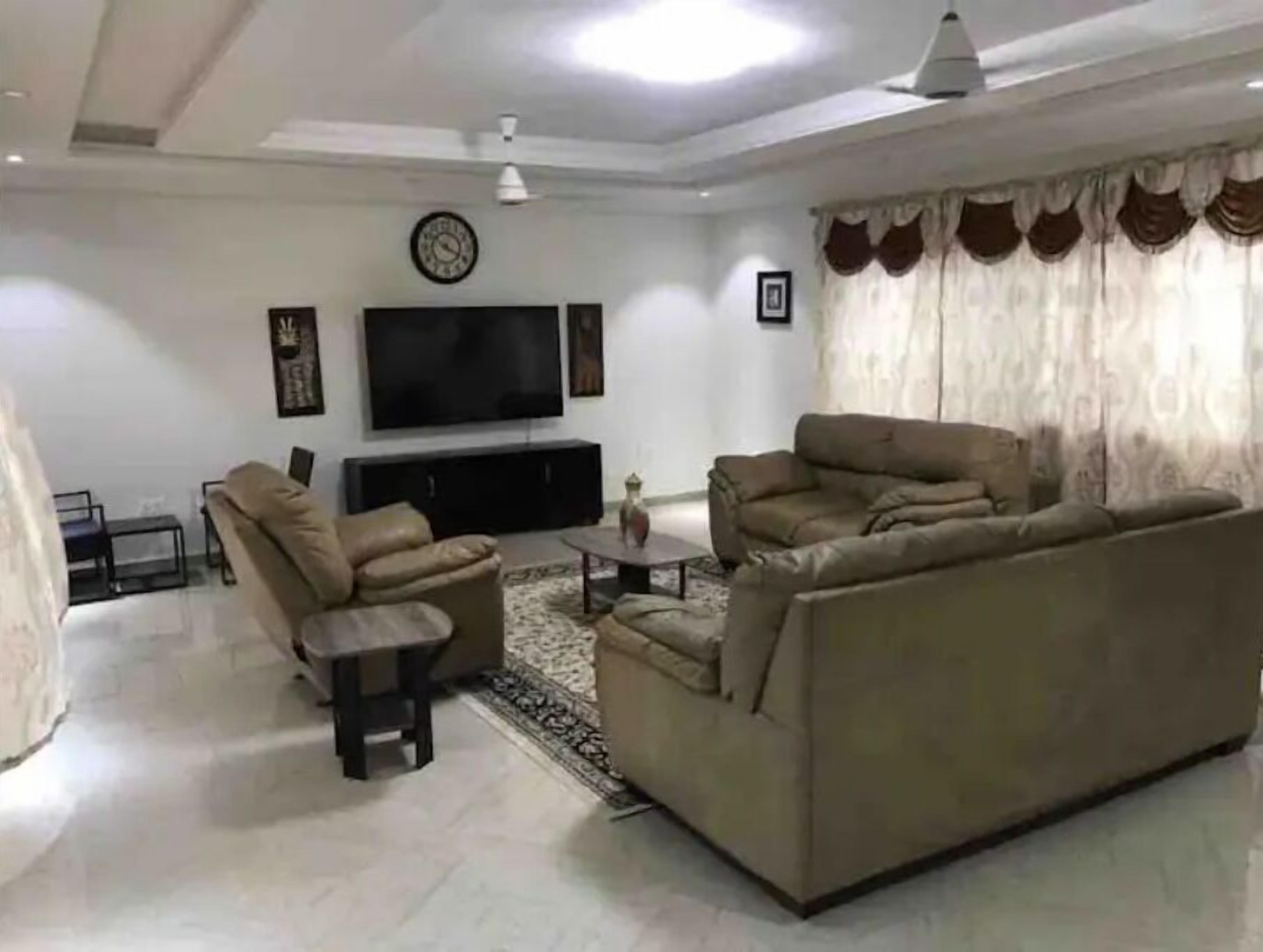 Smart TV, video games, DVD player
