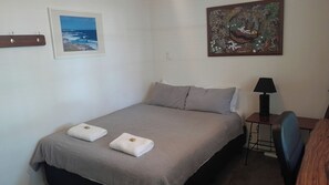 4 chambres, fer et planche à repasser, Wi-Fi, draps fournis