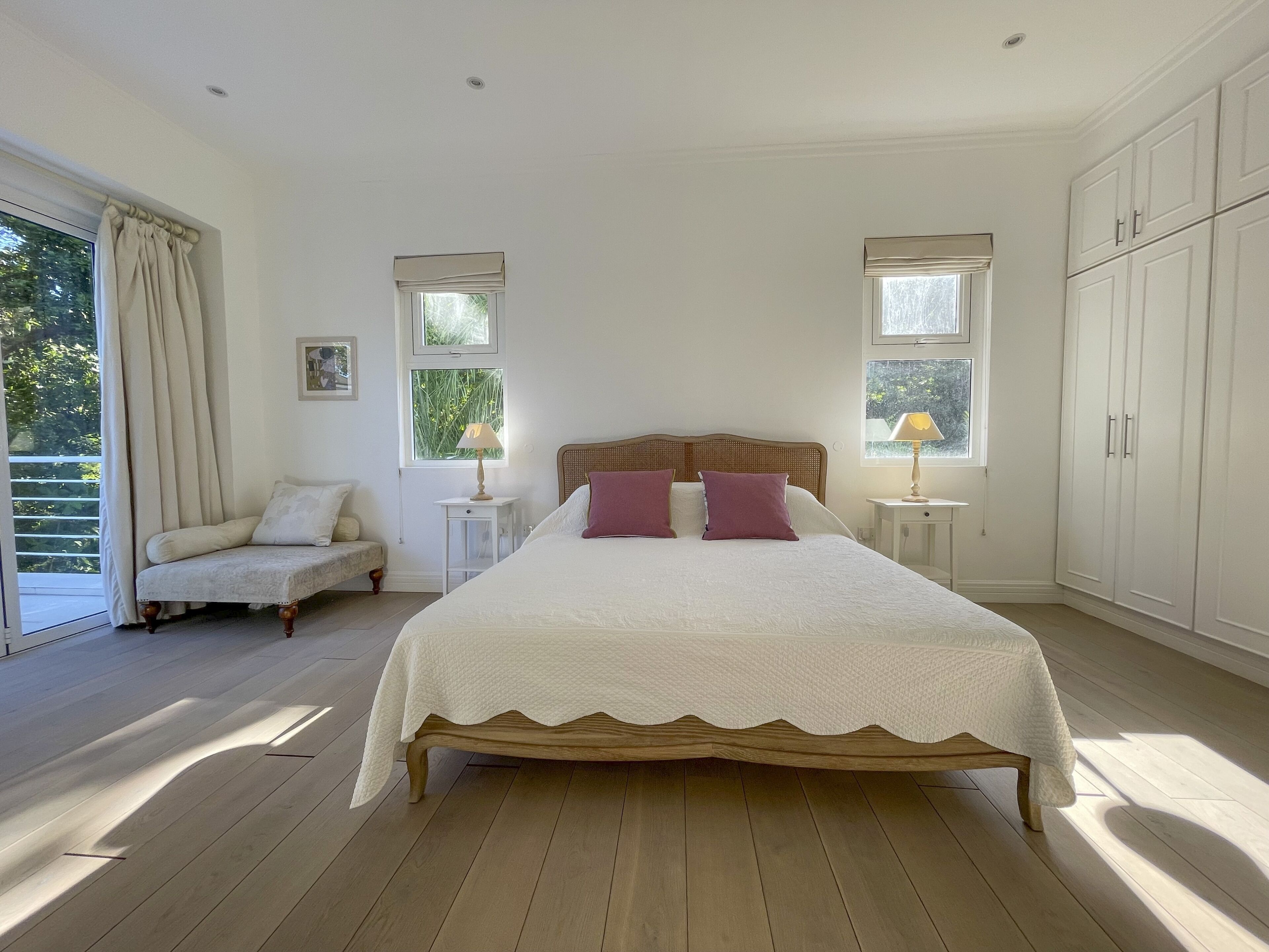 3 bedrooms, in-room safe, individually decorated, individually furnished