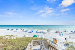 Una playa cerca
