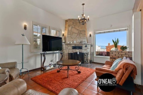 1940's Capitola Village Rental - steps from beach