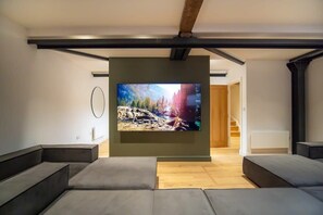 Unclassified image, 2 of 54, button