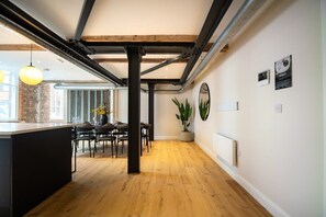 Unclassified image, 3 of 54, button