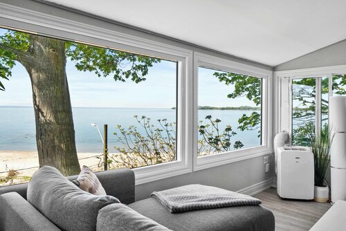 Crystal Beach Waterfront Cottage - Sunset Views!