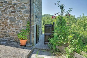Property grounds - Il Palazzetto - Castelnuovo Di Garfagnana ,Tuscany (Castelnuovo di Garfagnana)