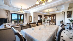 Dining - Iro Royal Villa - Polemárchi ,Crete (Polemarkhion)